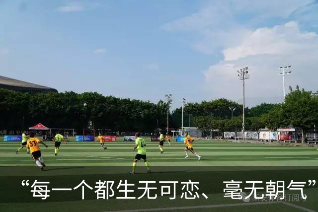 “每一个都生无可恋、毫无朝气”，军训学生面相火了，家长：精气神呢